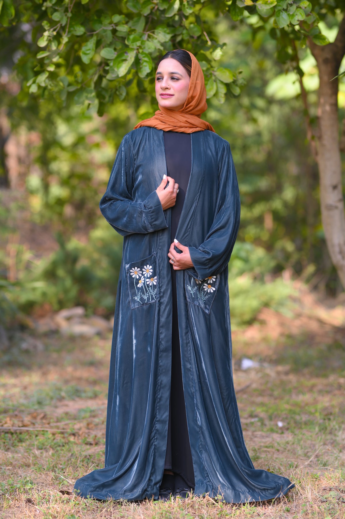 Zainab Majestic Drape Luxurious Velvet Shrug Abaya (Greyish Blue)