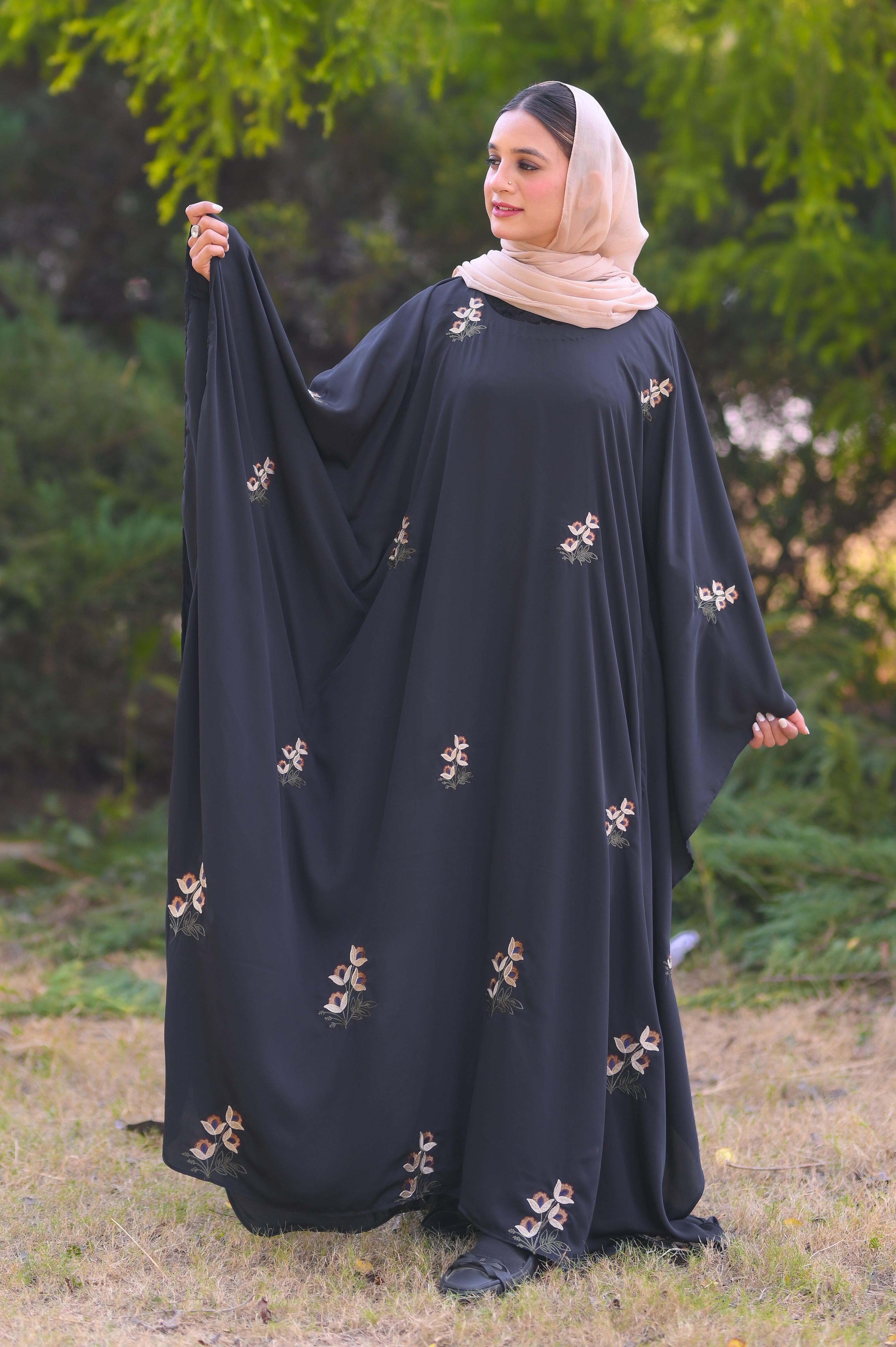 Zeenah Black Bloom Kaftan