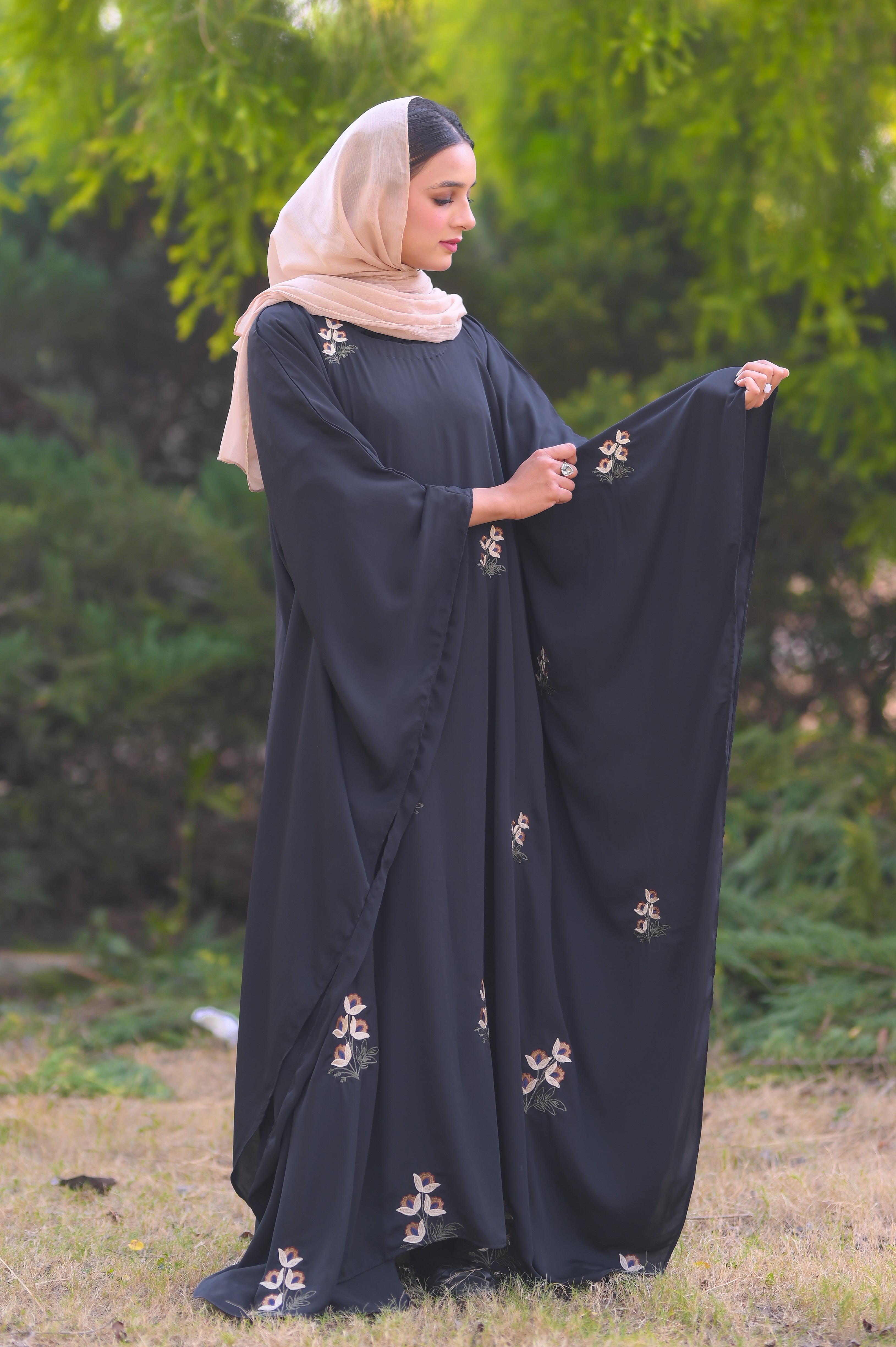 Zeenah Black Bloom Kaftan