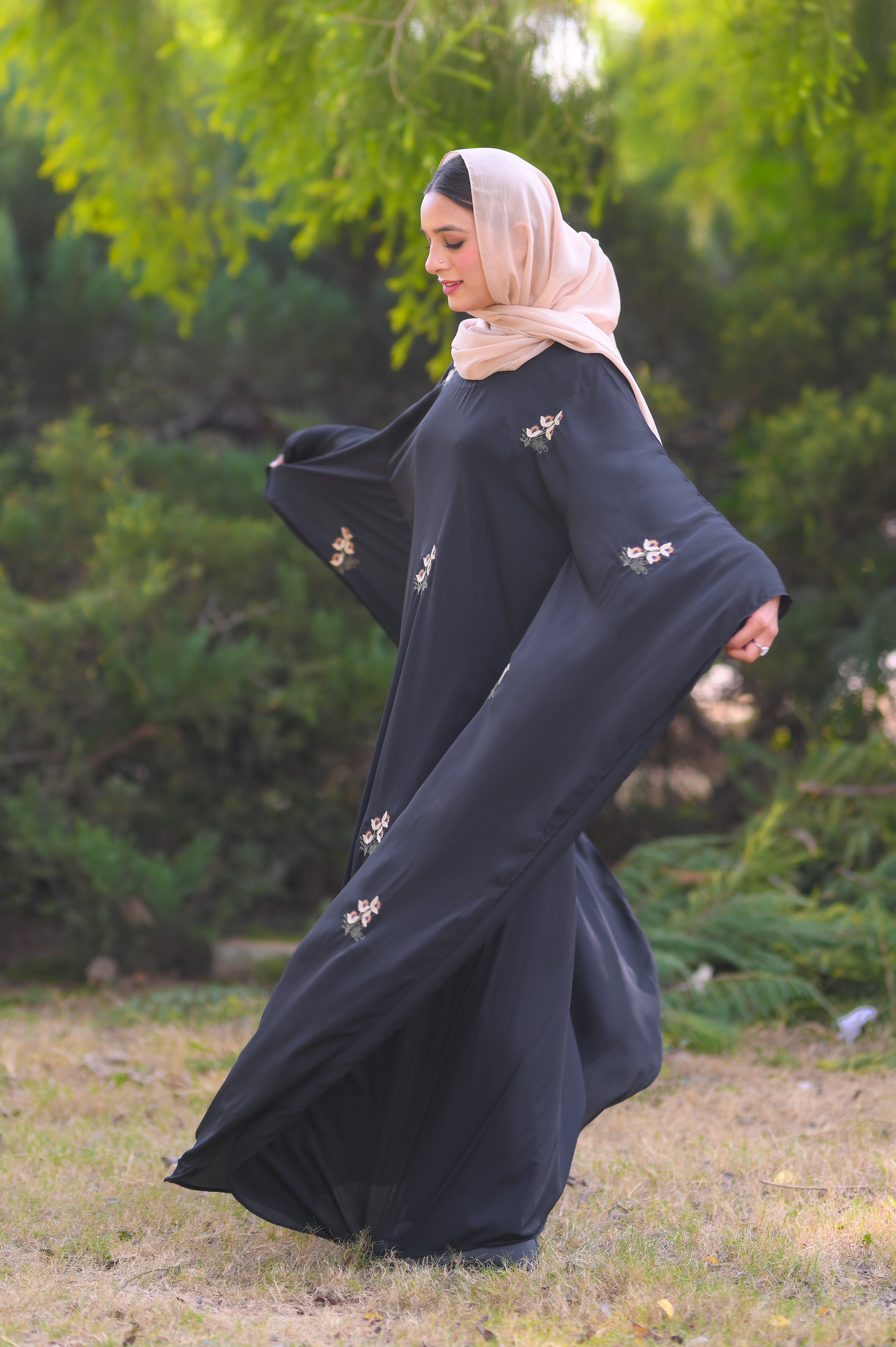 Zeenah Black Bloom Kaftan