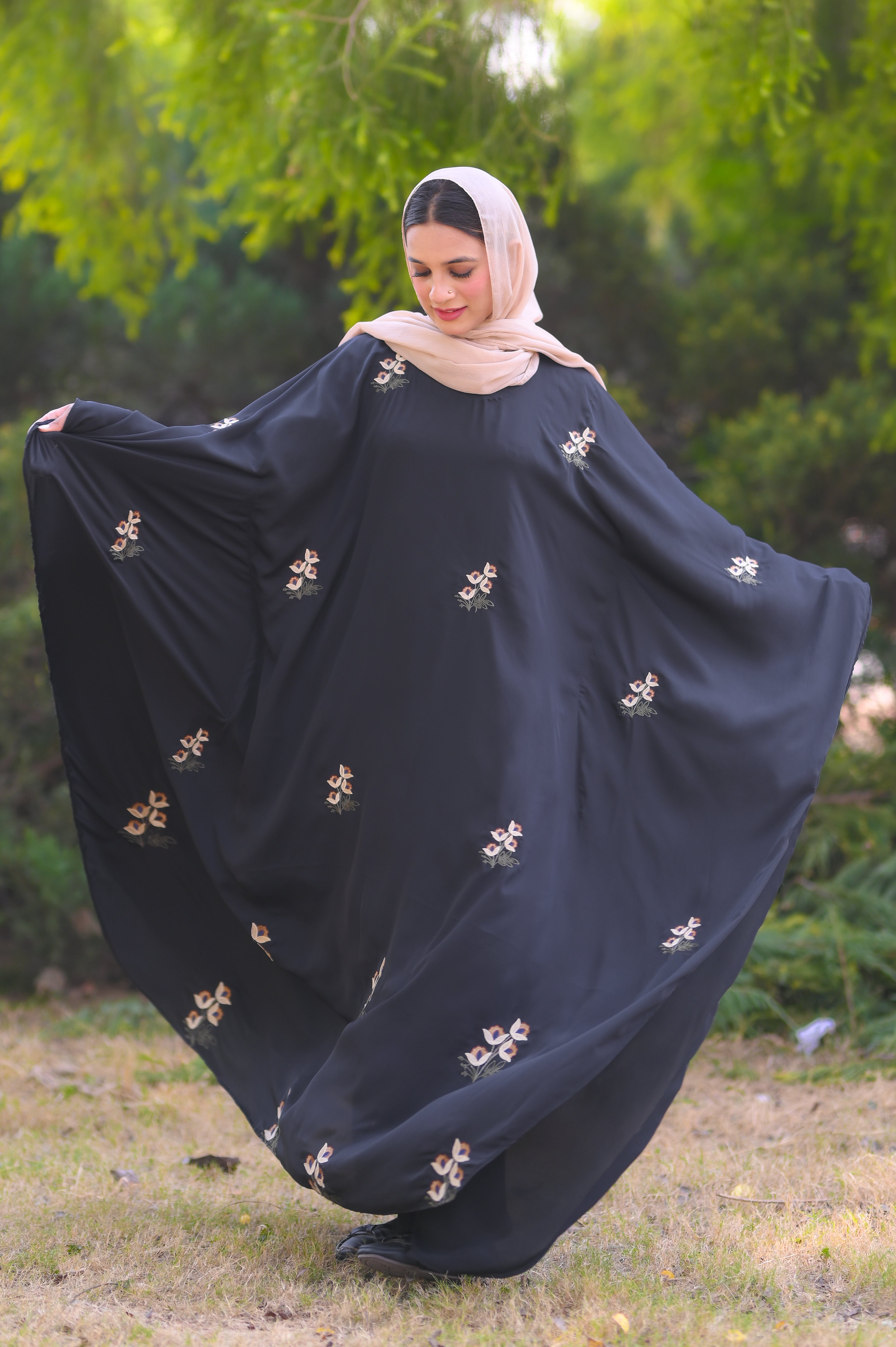Zeenah Black Bloom Kaftan