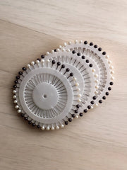 Hijab Pin Wheel - Black & White