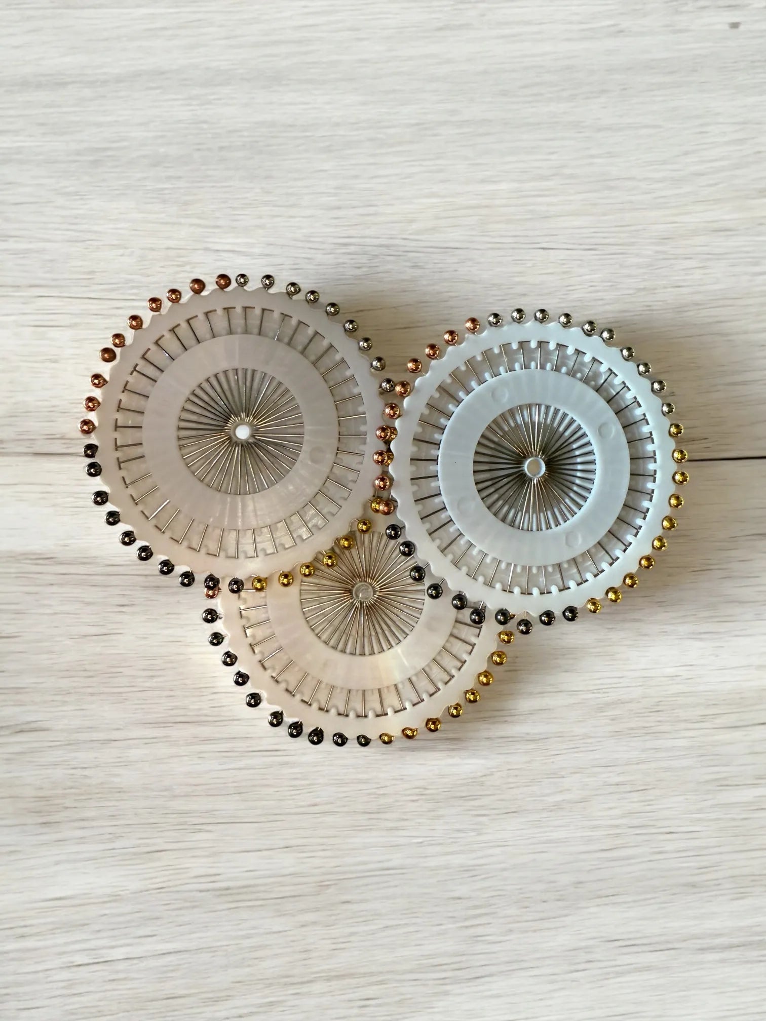 Hijab Pin Wheel - Golden & Silver