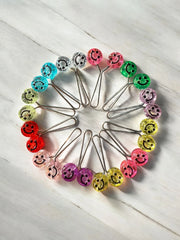Glider Hijab Pin (Smiley Face)